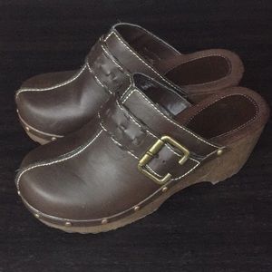 Route 66 Brown Buckle Clogs size 6.5